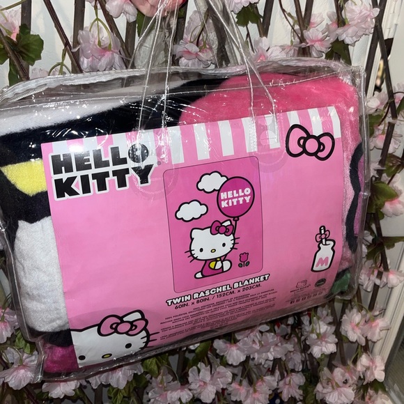Hello Kitty Pink Twin Size Blanket - Picture 1 of 2